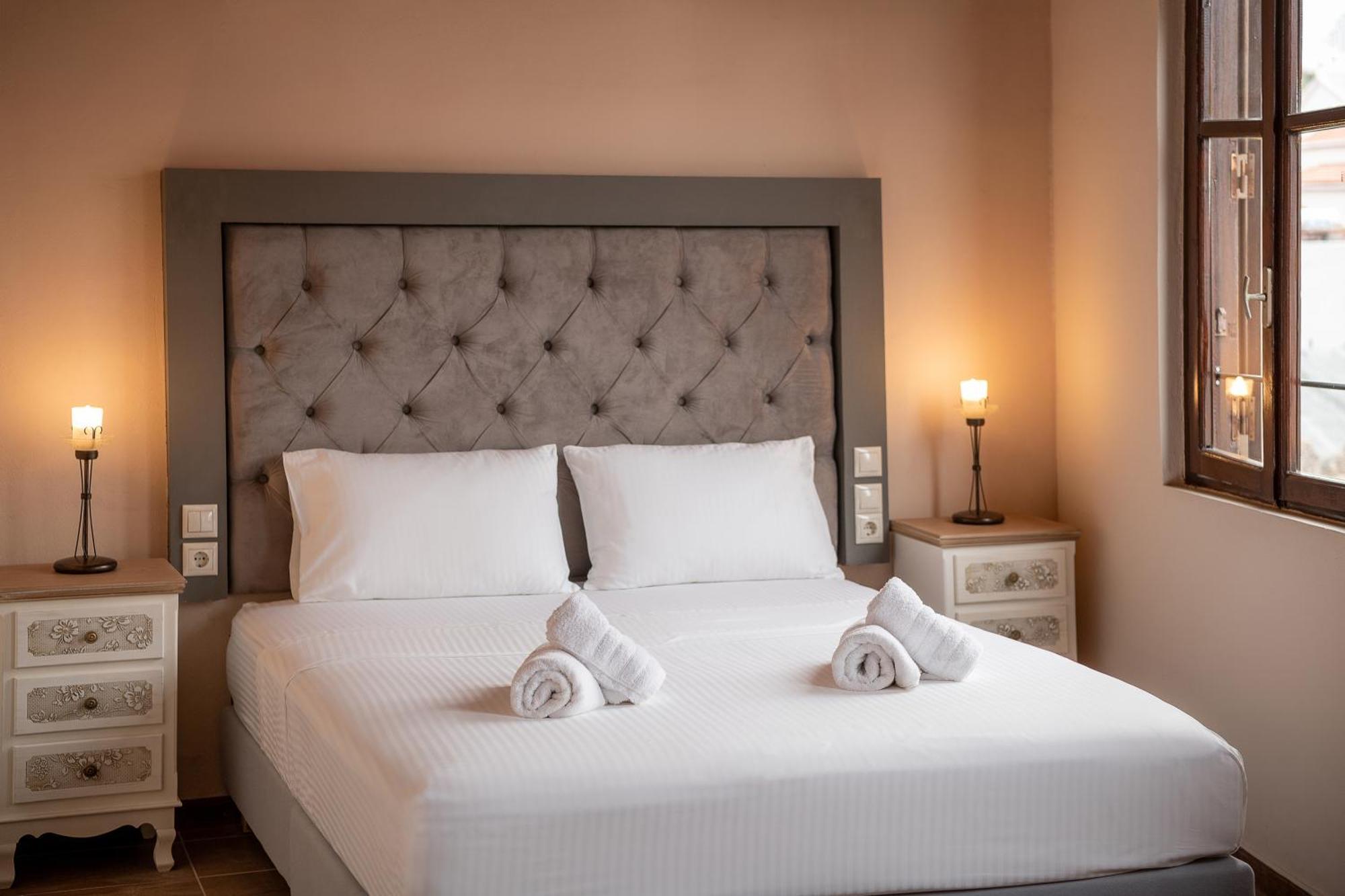 Old Town Suites Hriszí Aktí Haniá Kültér fotó